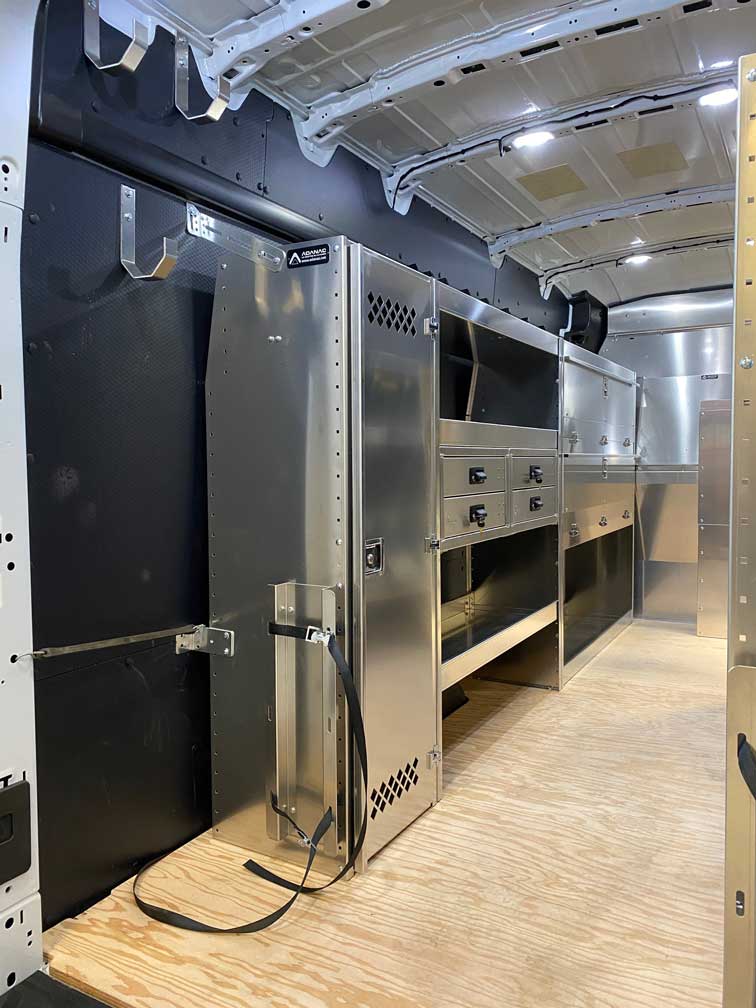 Aménagement Ford Transit 148 pour un Expert en Démolition